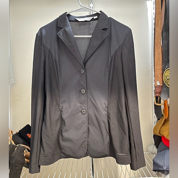 Rj Classic Harmony mesh show coat size 4, used but in good condition. - Picture 1 of 3